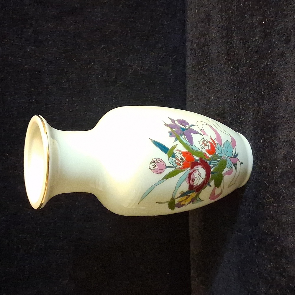 Vintage Japanese Kutani Porcelain Vase With A Floral Design And Gold Trim